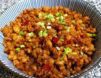 如果冰箱里只有一樣?xùn)|西，只能是它——萬(wàn)能的三七肉臊子